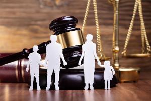 Семейный юрист: услуги адвоката по семейным делам в Челябинске  Город Челябинск